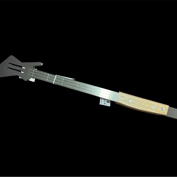 NWT DOLLY PARTON 18” GRILL SPATULA AND TONGS IN THE SHAPE OF GUITAR. GREAT GIFT - Picture 4 of 5